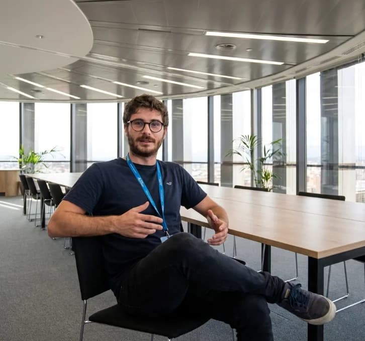 Equipo de una pyme revisando qué procesos automatizar con inteligencia artificial